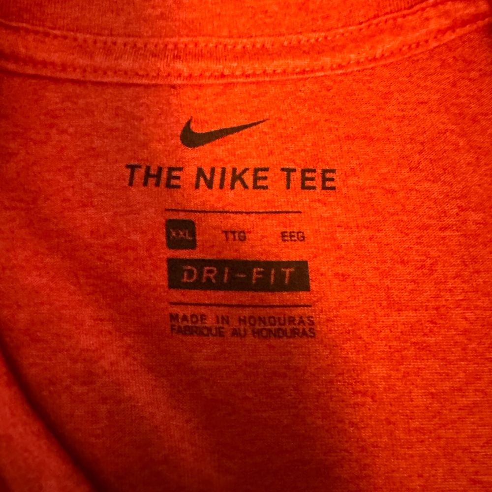 Mens Nike red dri-fit long sleeve tee. EUC - Picture 5 of 5